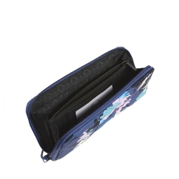 Vera Bradley RFID Accordion Wristlet in Ultralight - NWT - Picture 2 of 2